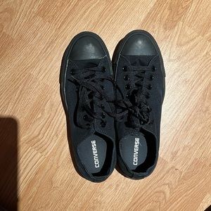 Men’s Black on Black Converse All Stars low tops. Excellent condition. Size 9.5